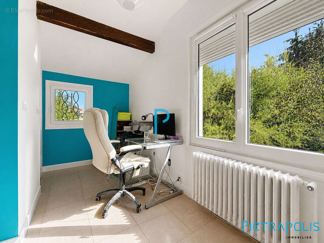 Maison 110 m² à Thizy  - photo 8