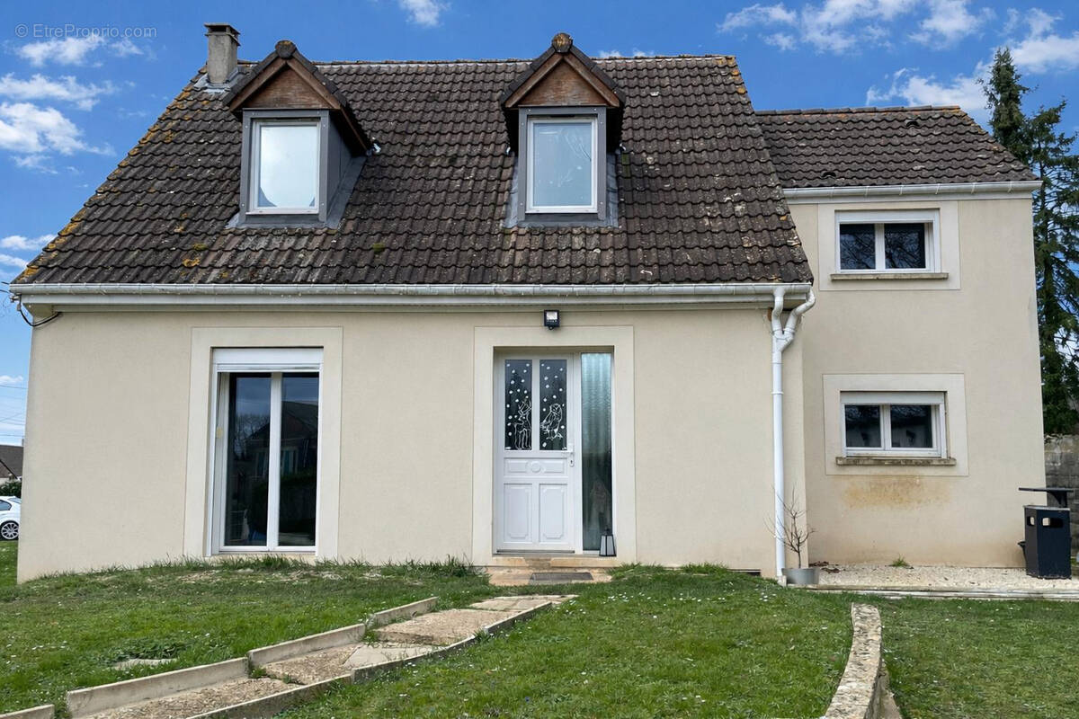 Maison à SAINTE-GENEVIEVE