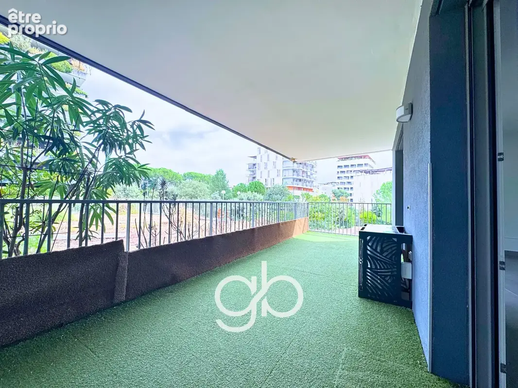 À vendre   appartement t2 de 50 m2 avec terrasse de 22 m2 et parking   montpellier antigone - photo 2