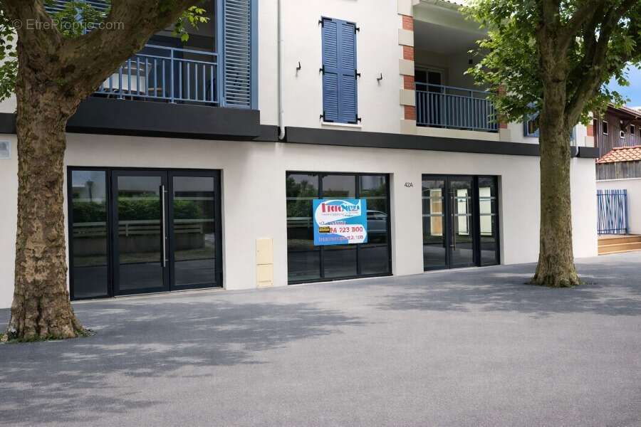 Commerce à ANDERNOS-LES-BAINS