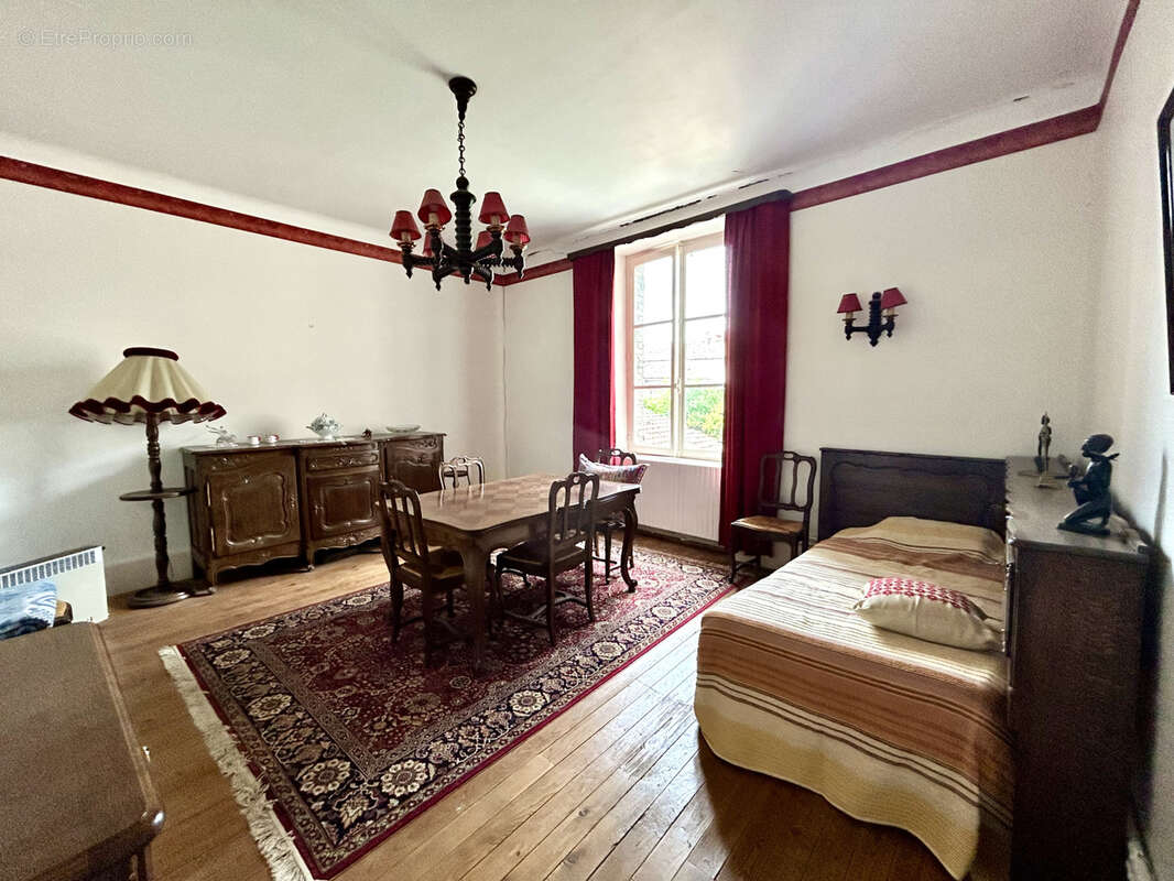 Maison à CONTREXEVILLE