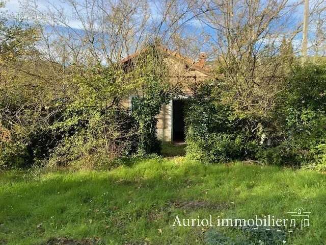 Terrain à AURIOL