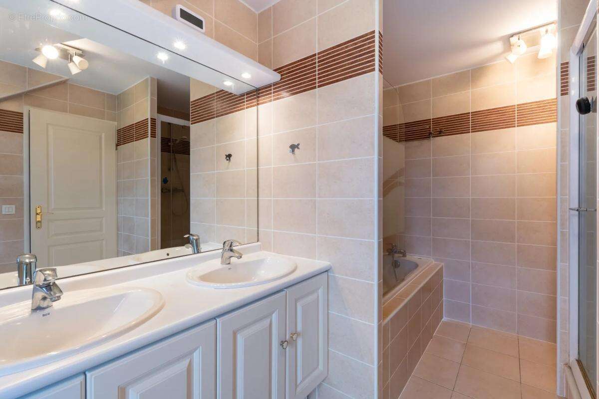 Maison à LES ESSARTS-LE-ROI