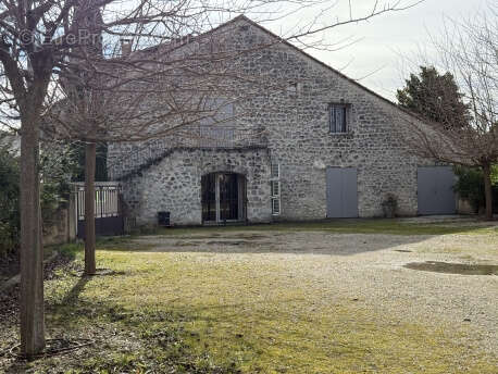 Commerce à PIERRELATTE