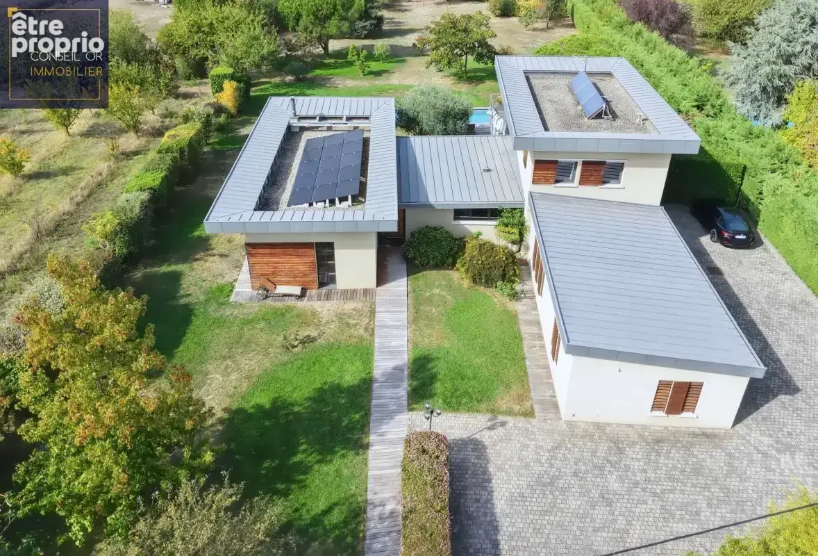 Maison - T8 -  221 m² avec piscine et terrain paysagé – Hauteurs de Saint-Genis-Laval - photo 20