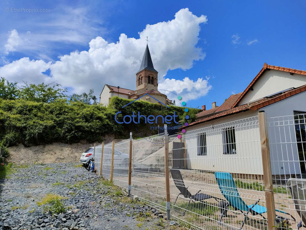 Maison à BOURG-LE-COMTE