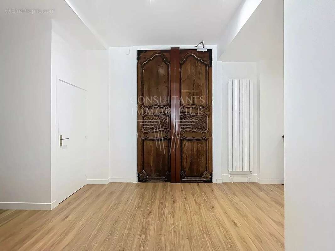 Appartement à PARIS-8E