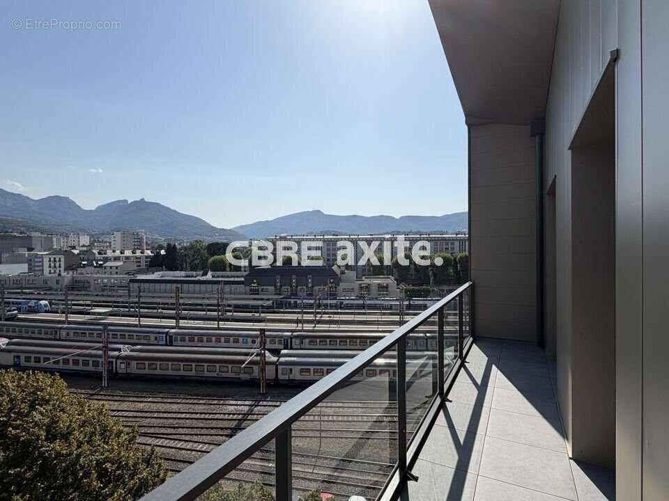 Commerce 301 m² à Chambery  - photo 5