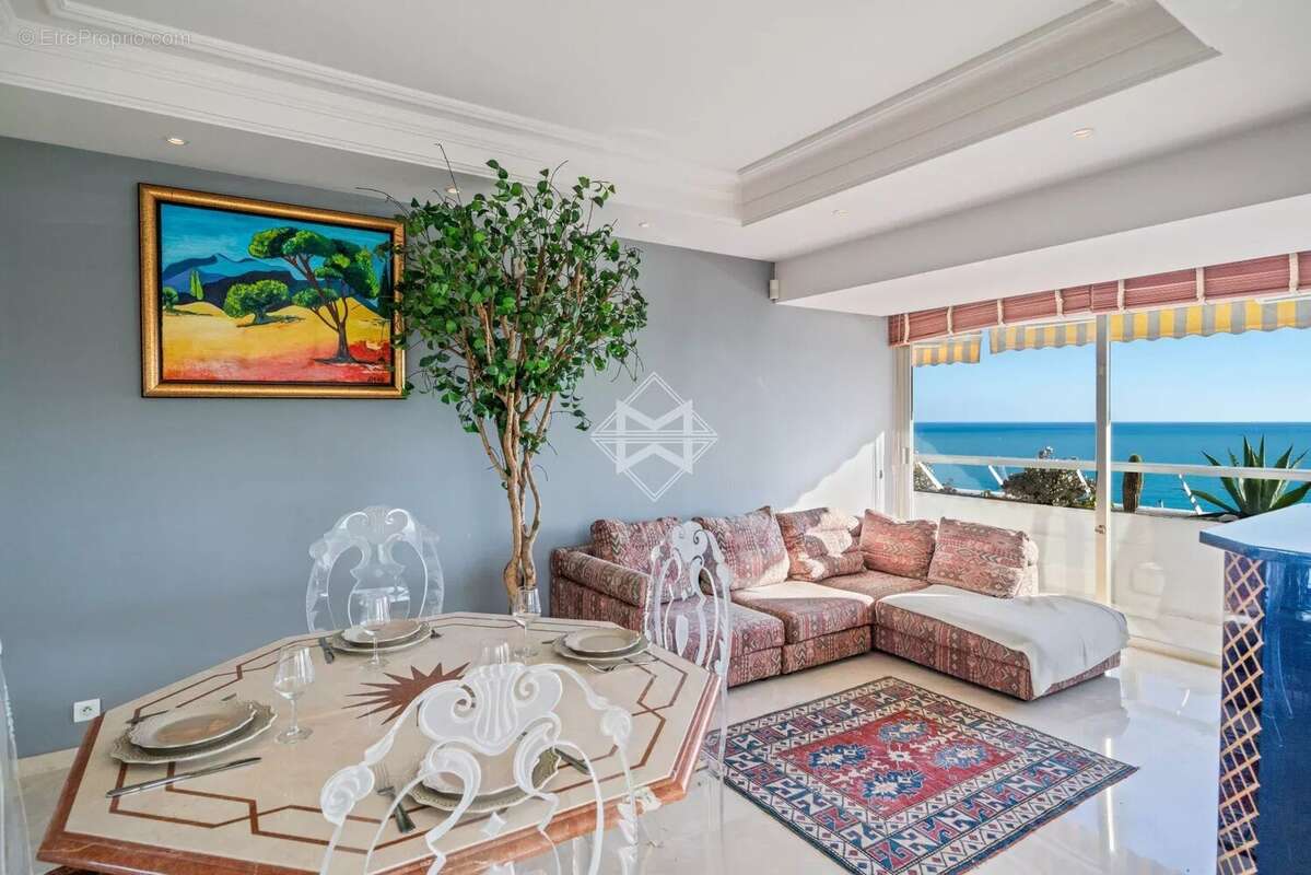 Appartement à VILLENEUVE-LOUBET
