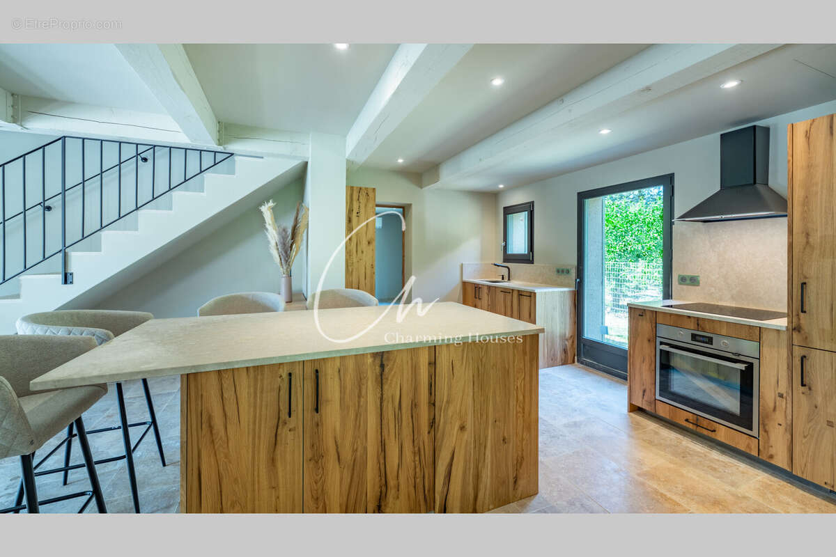 Maison 178 m² à Plan-D'orgon  - photo 3