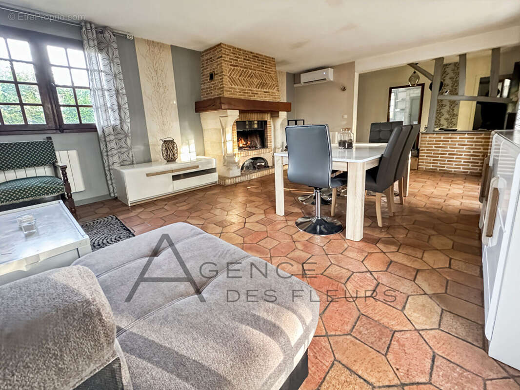 Maison à LE GROS-THEIL