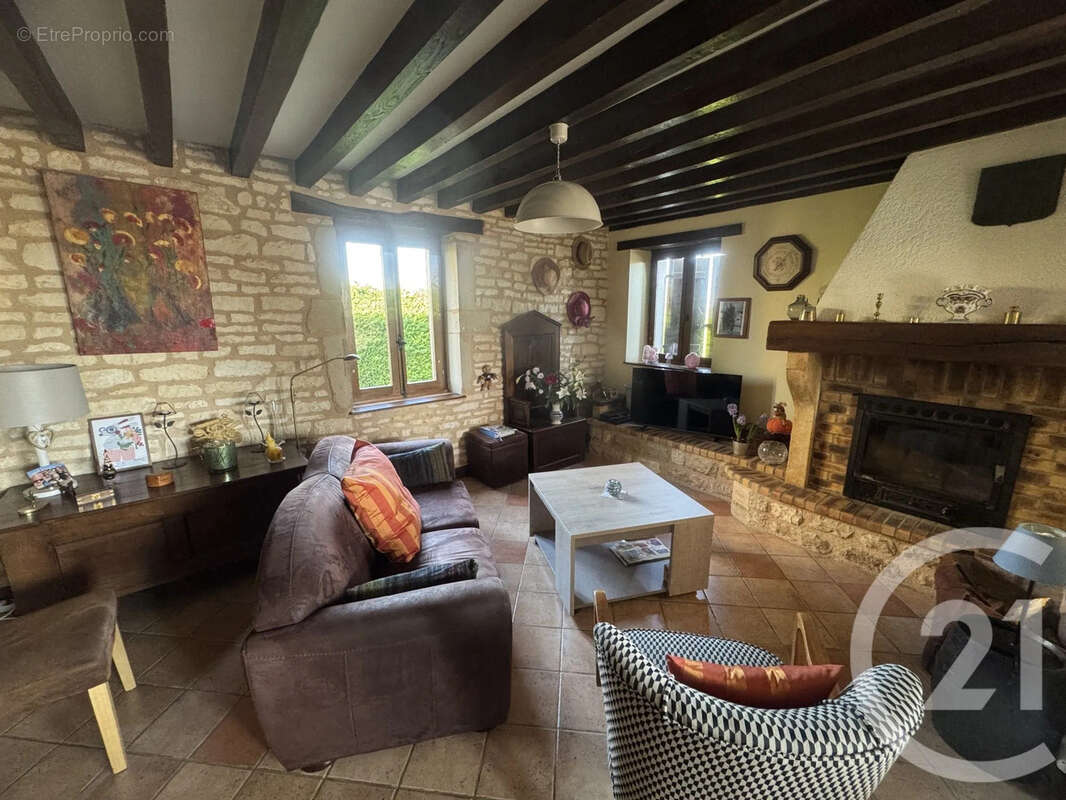Maison à SAINT-PIERRE-DU-MONT