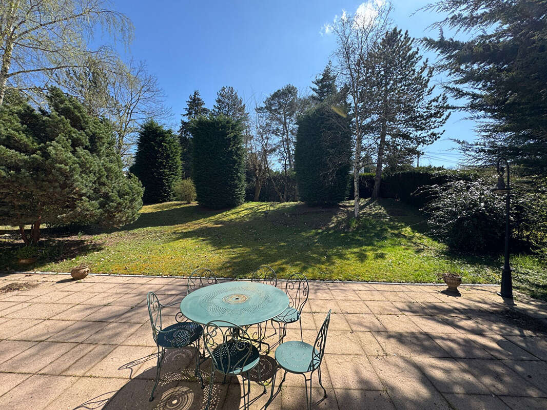 Maison à LES MESNULS