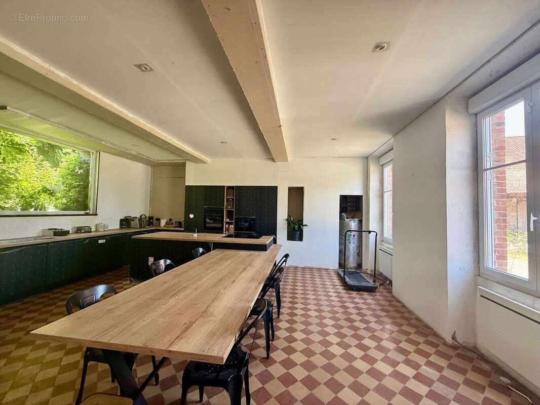 Maison 265 m² à Soissons  - photo 4