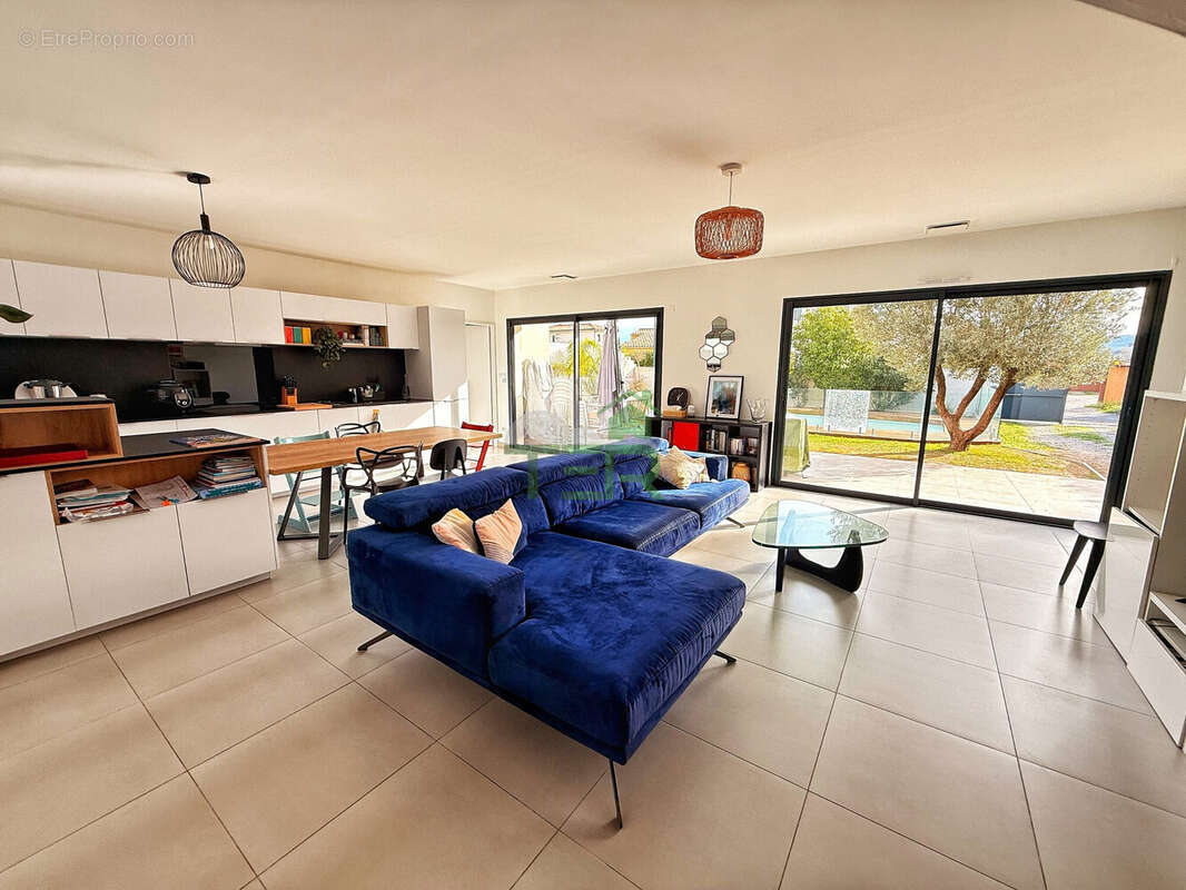 Maison à COURNONSEC