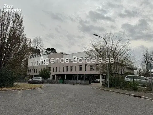 Commerce 2500 m² à Pessac  - photo 5