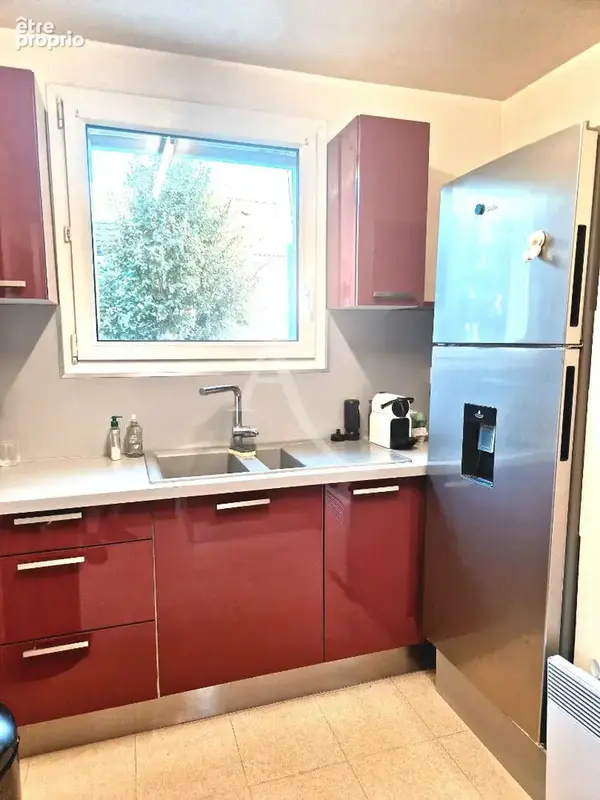Proches commerces et écoles, aux calmes  F4 73m2  3chambres, ascenceur, balcon, place de parking sous-sol - photo 4