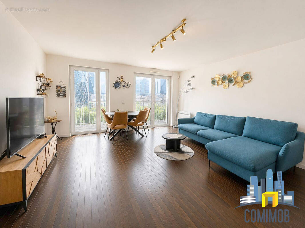 Appartement à COURBEVOIE