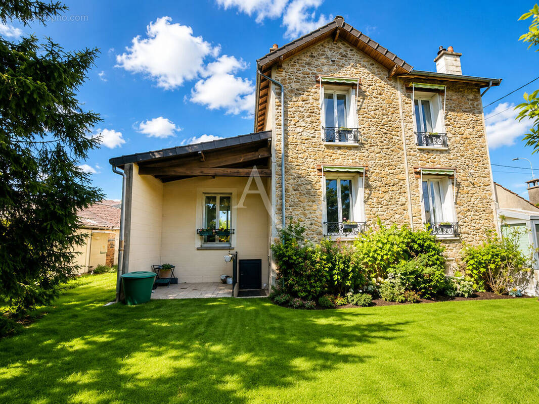 Maison à TOURNAN-EN-BRIE
