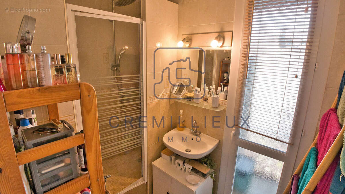 Appartement à GUILHERAND-GRANGES