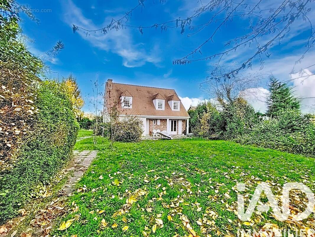 Photo 1 - Maison à LES CLAYES-SOUS-BOIS