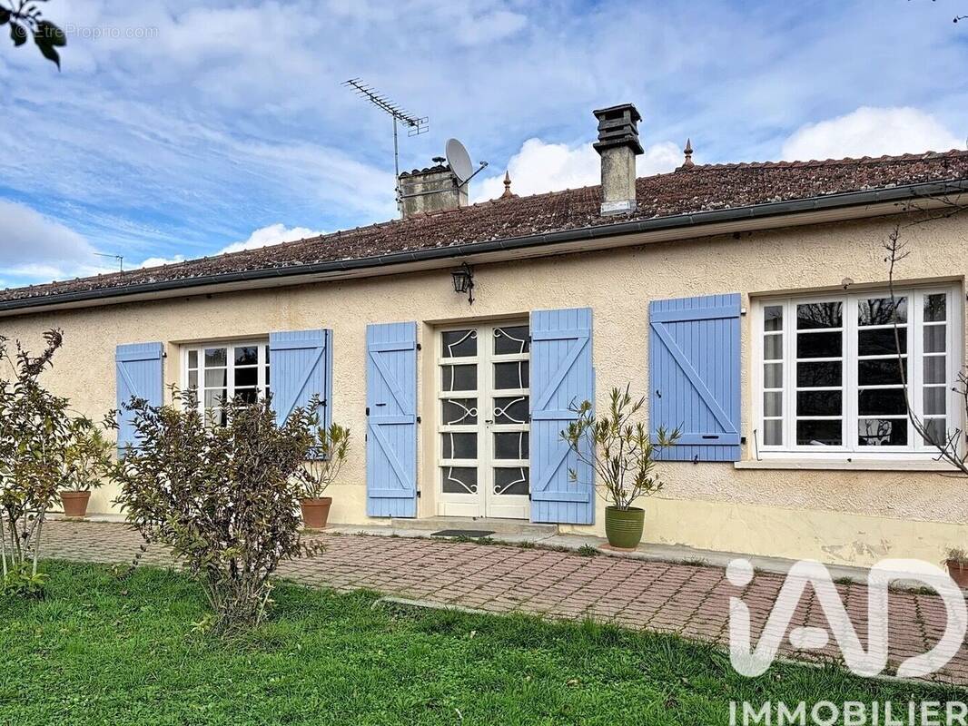 Photo 1 - Maison à SARAMON