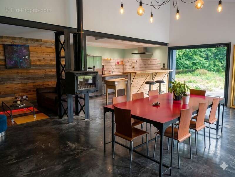 Bien ultra atypique VILLA ARTISTE ARCHITECTE 260 M2 9 pièces PRUZILLY (71) Sur 1 hectare de forêt - photo 3