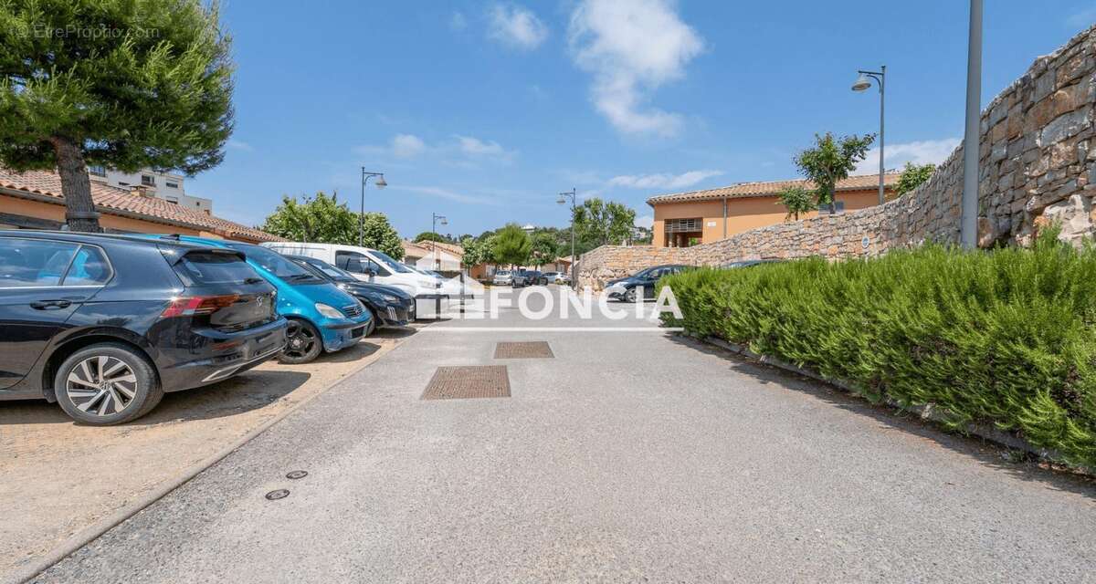 Appartement 2 pièces de 42m2 en rez-de-jardin avec terrasse et parking - loué - photo 10
