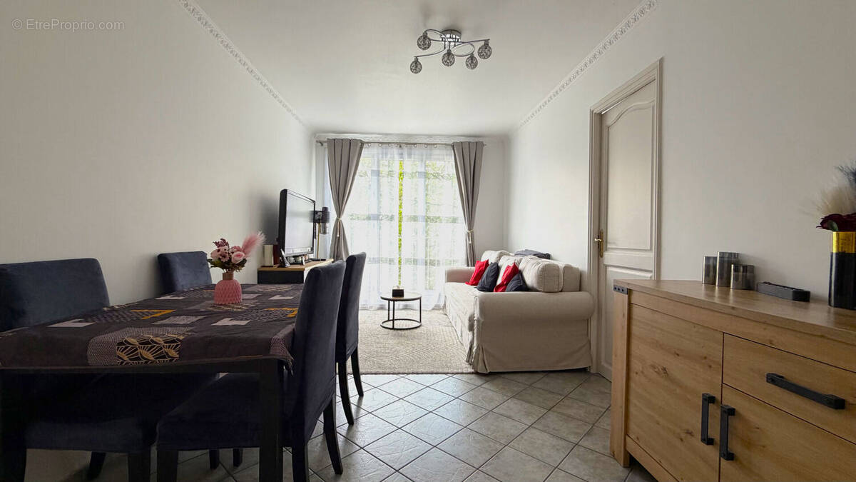 Appartement à LIVRY-GARGAN