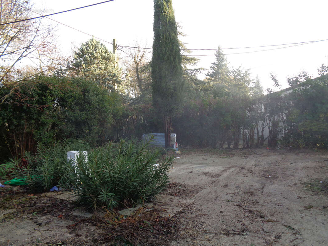 Terrain à SAINT-ETIENNE-DU-GRES