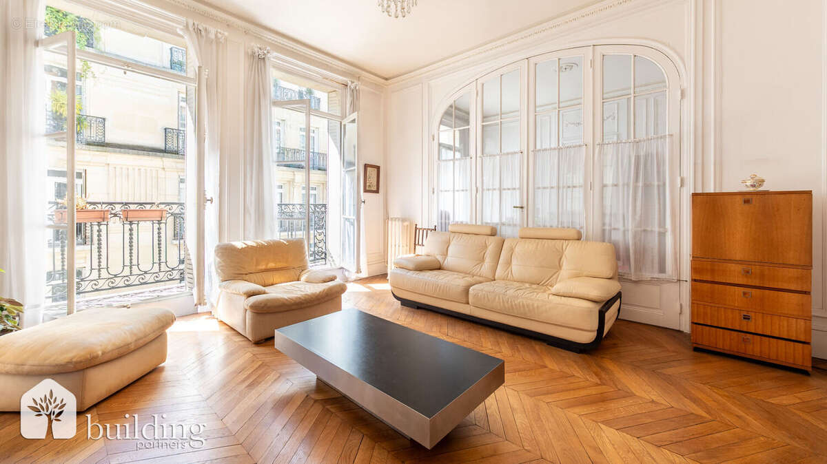 Appartement à PARIS-17E