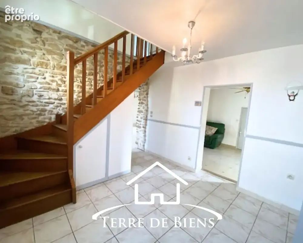 Maison en Pierre de Taille de 170 m2 avec Dépendances et Terrain   Secteur Couloisy - photo 9