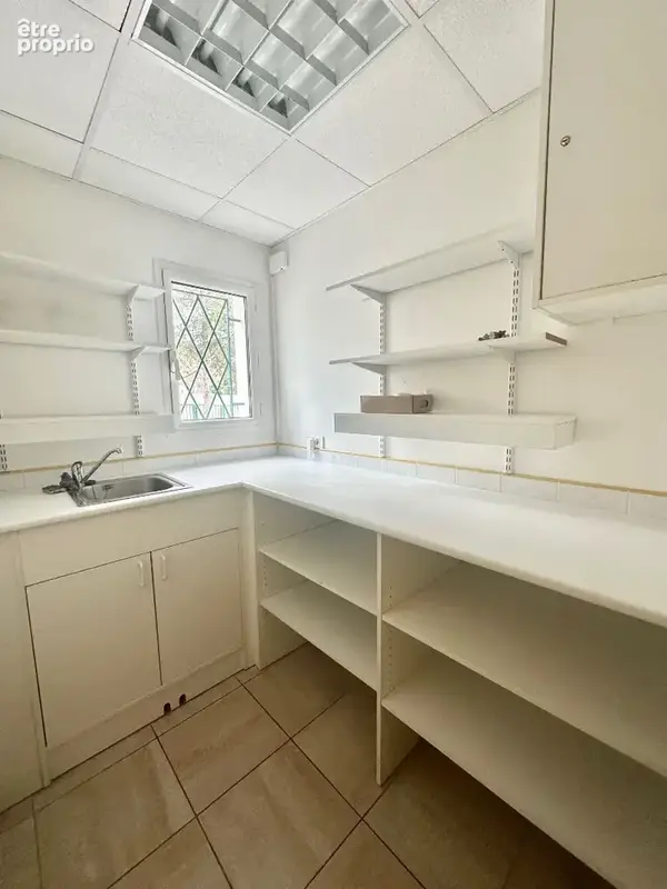 Appartement T2 à Fleury avec murs commerciaux - photo 8