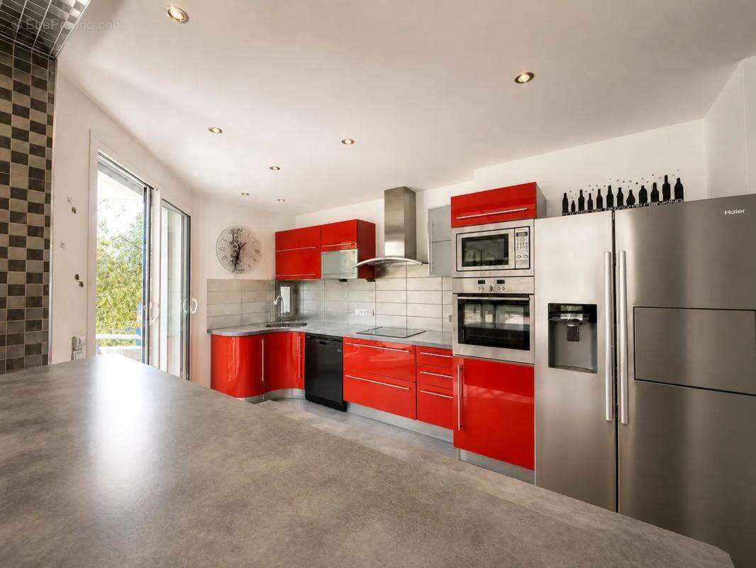 Maison d’architecte de 257m² 6 chambres piscine - à rénover - photo 8