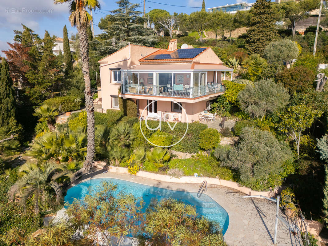 Maison à CARQUEIRANNE