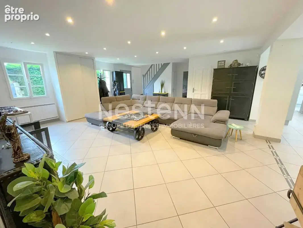A vendre - Maison Chaumont En Vexin - 5 chambres / 220 m² habitables / 1000 m² terrain - photo 2