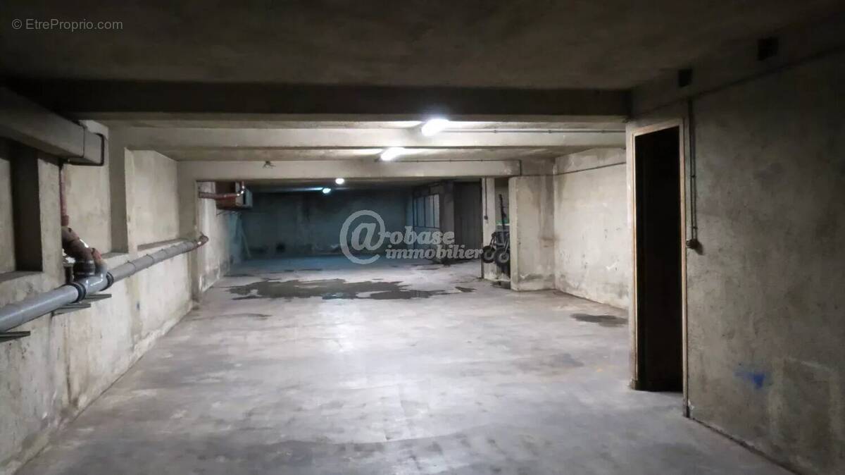 Parking à MARSEILLE-5E