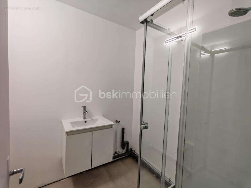 Appartement à PARIS-20E