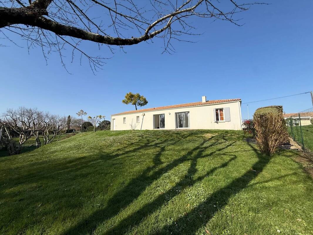 Maison à PISANY