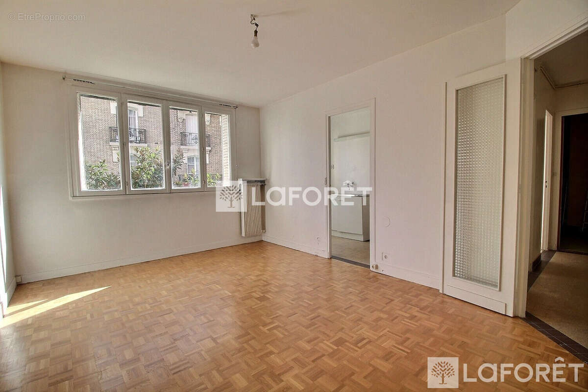 Appartement à LA GARENNE-COLOMBES