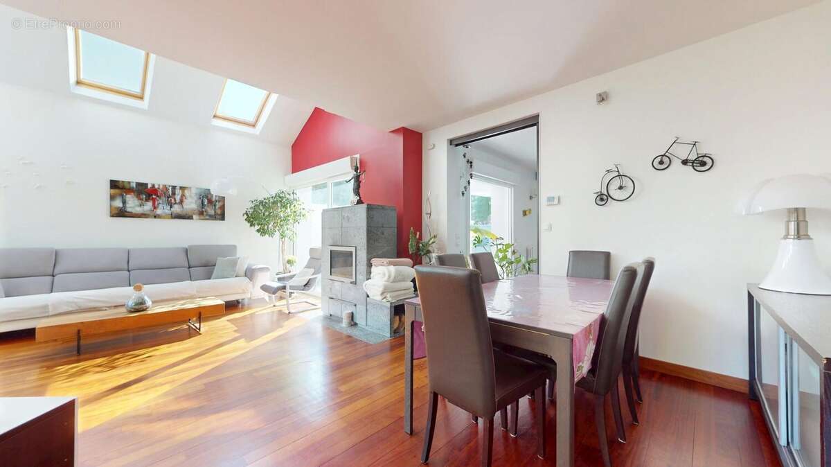 Maison à SAINT-MAUR-DES-FOSSES