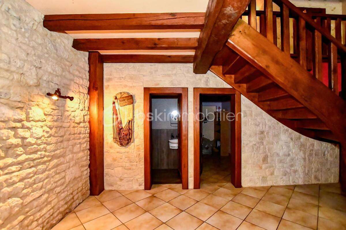Maison de ville - 260m² - 6 pièces - photo 6