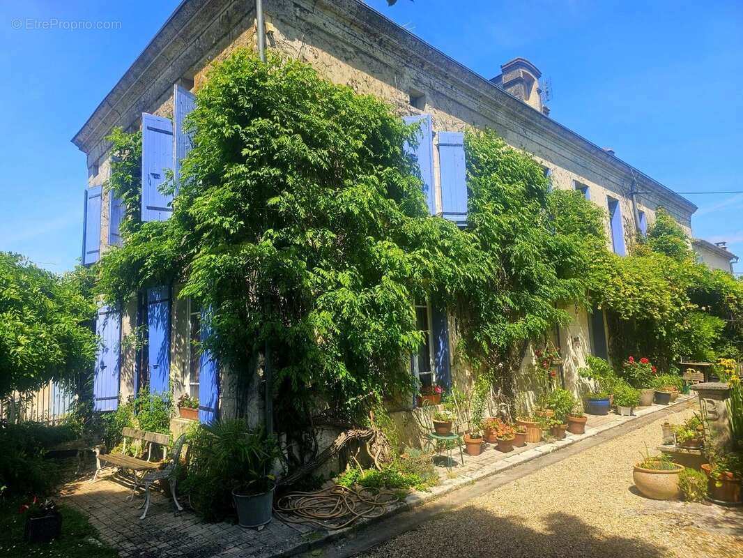 Maison à MORTAGNE-SUR-GIRONDE