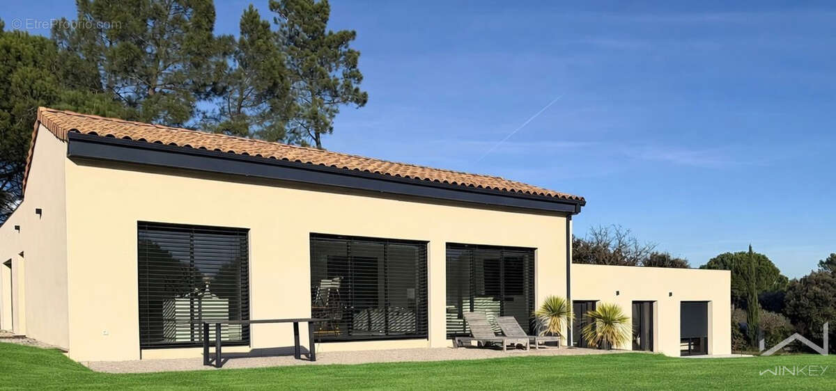 Maison à SUZE-LA-ROUSSE