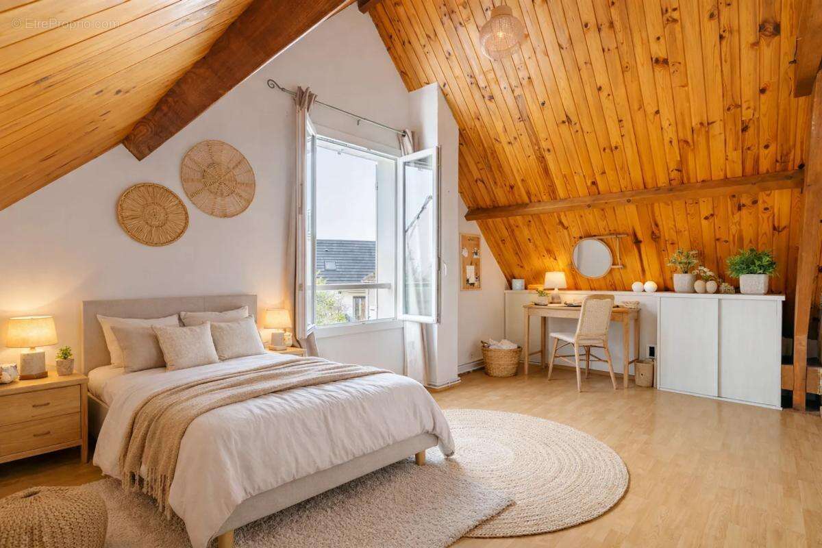 Maison à COMBS-LA-VILLE