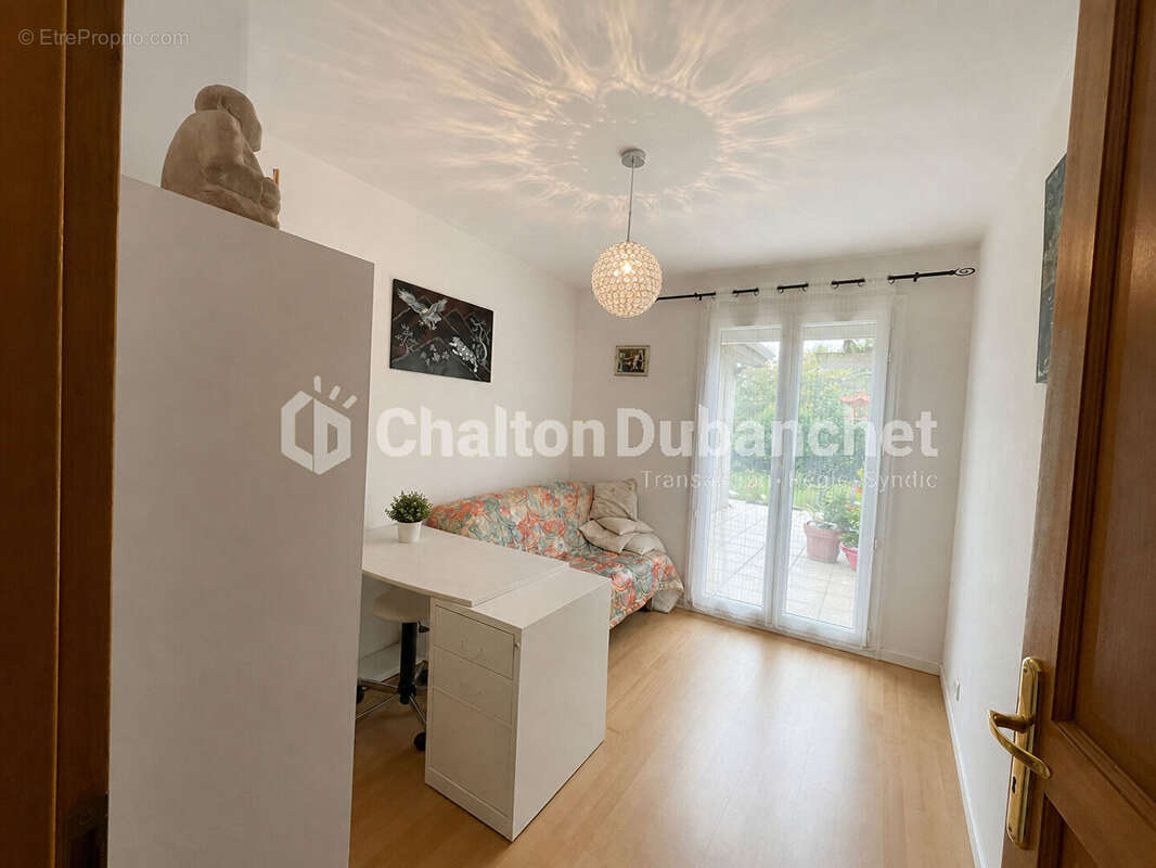 Maison 124 m² à Civens  - photo 9
