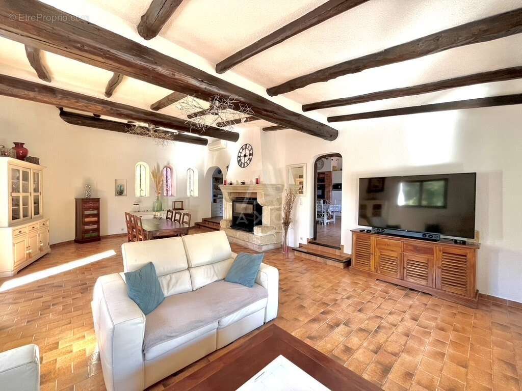 Maison à SAINT-THIBERY