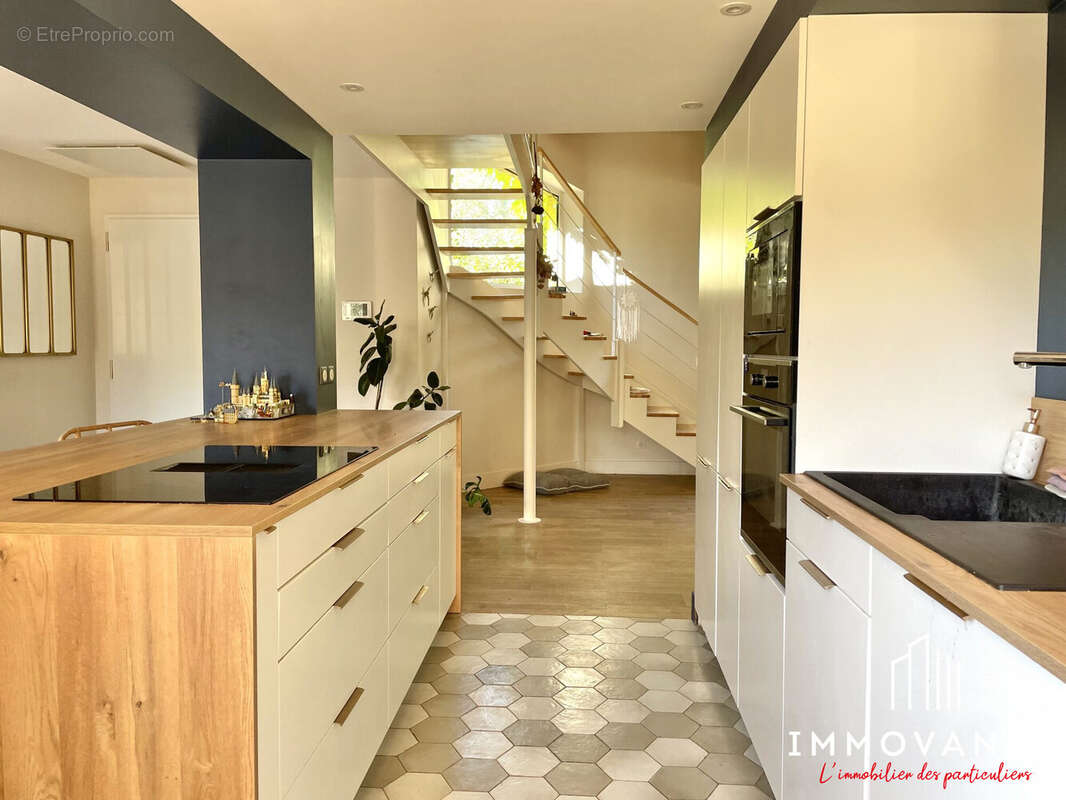 Maison à SAINT-MATHIEU-DE-TREVIERS