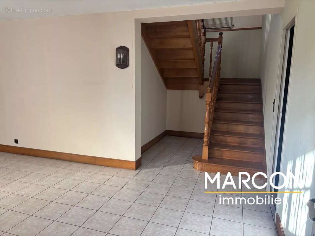 Maison à LA SOUTERRAINE