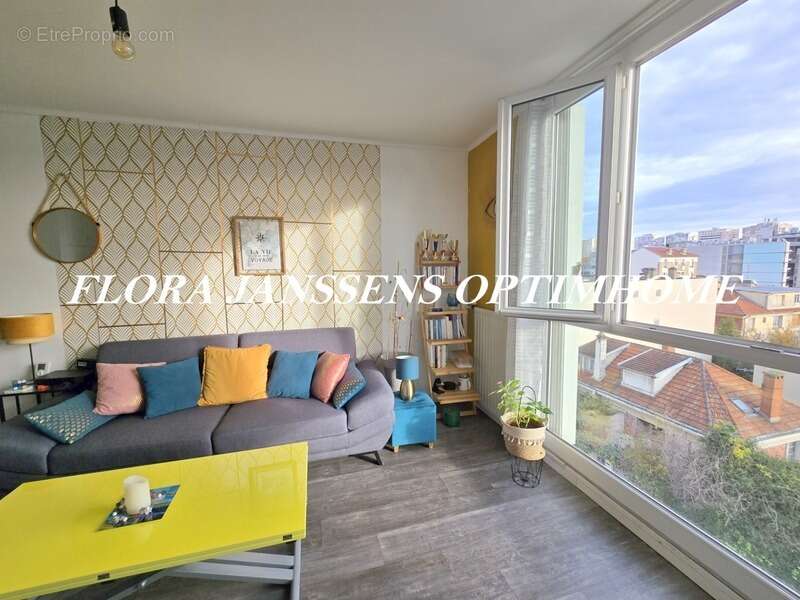 Appartement à COLOMBES